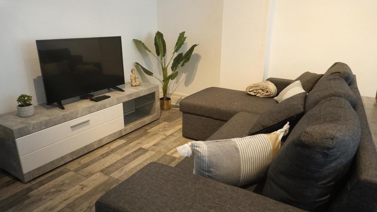 Logement Spacieux - Face A La Gare Et Centre-Ville Épinal Екстериор снимка